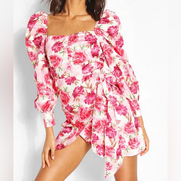 Boohoo Dresses & Skirts - Boohoo Floral Puff Sleeve Wrap Dress